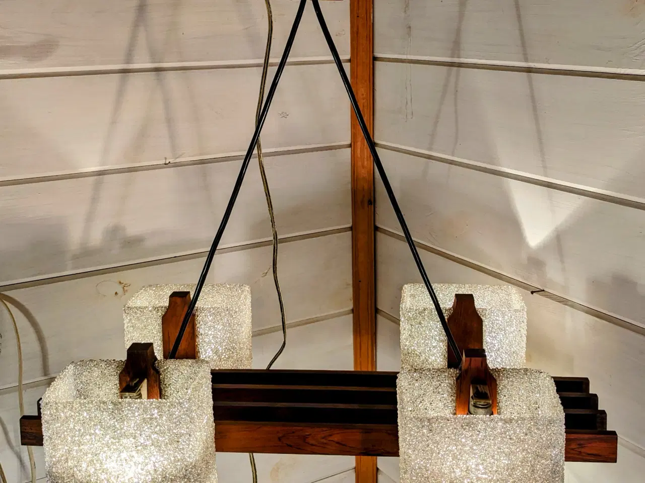 Billede 1 - Palisander lampe med 4 acryl skærme.