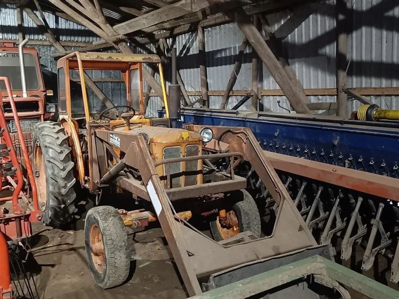 Billede 1 - Volvo-BM 400 med frontlæsser med skovl og halmspyd