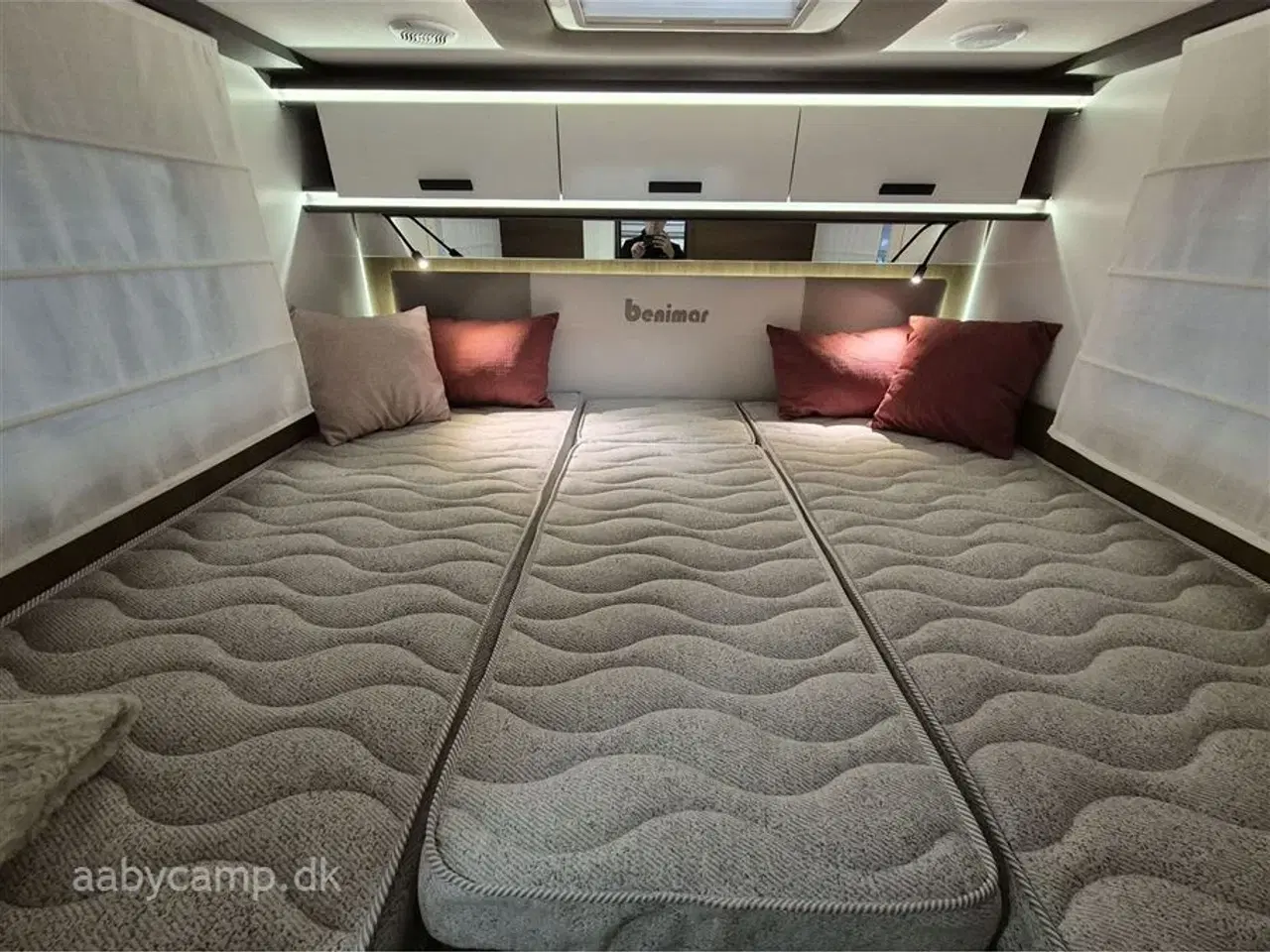 Billede 24 - 2026 - Benimar Mileo 268   Nk pakke. 8 Trins Automatgear. 140 Hk.  200W Solceller. Truma Combi Diesel. Kompressor Køleskab 150L. Emhætte.