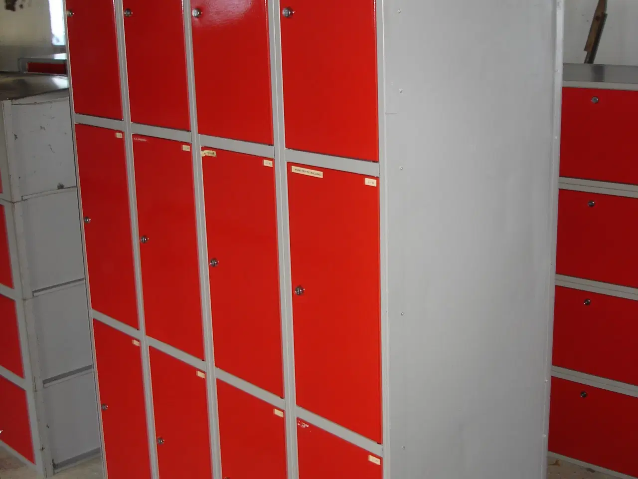 Billede 2 - Metal Depotskab 12 rum.