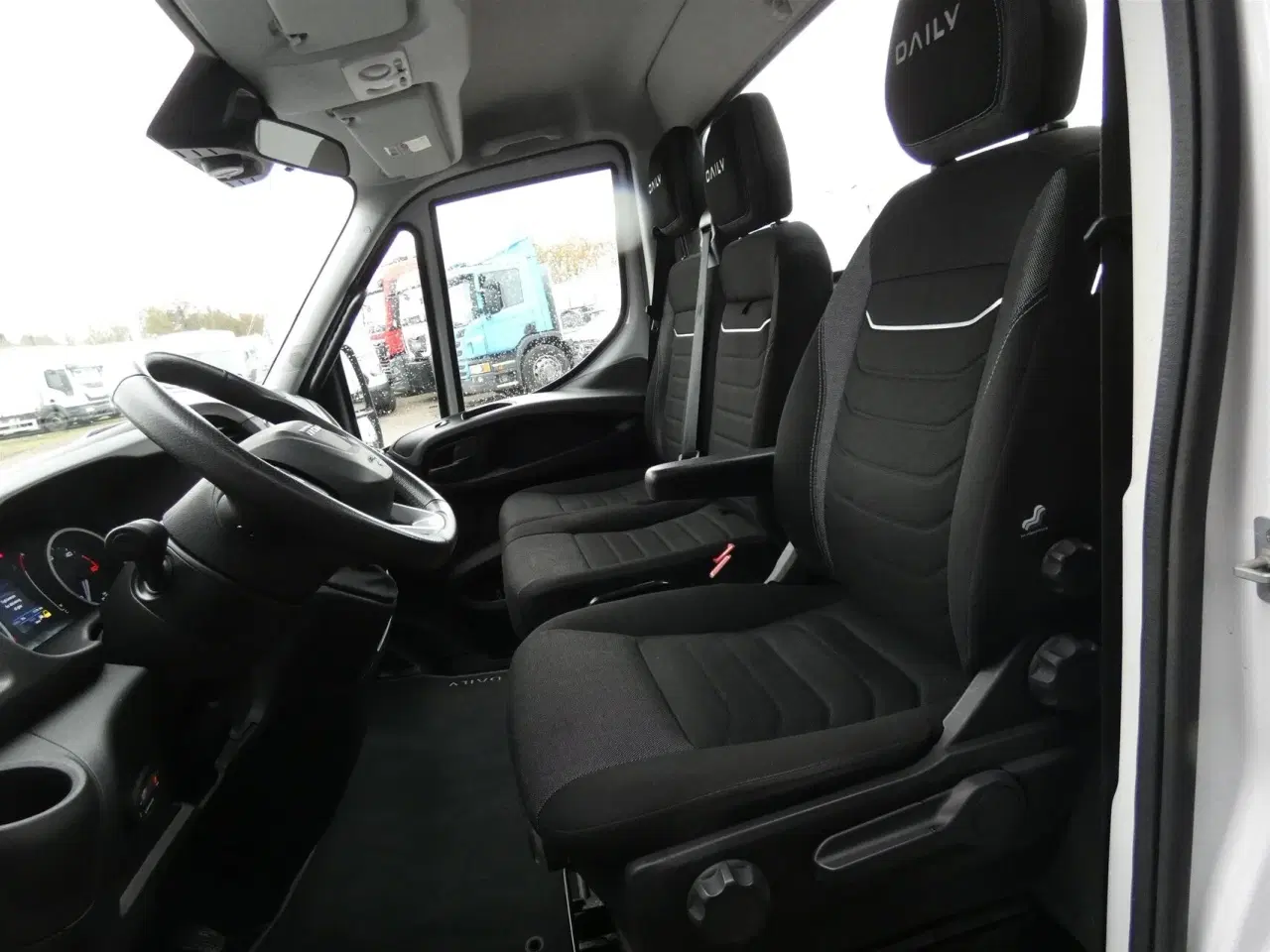 Billede 8 - Iveco Daily 35S18 4100mm 3,0 D 180HK Ladv./Chas. 8g Aut.
