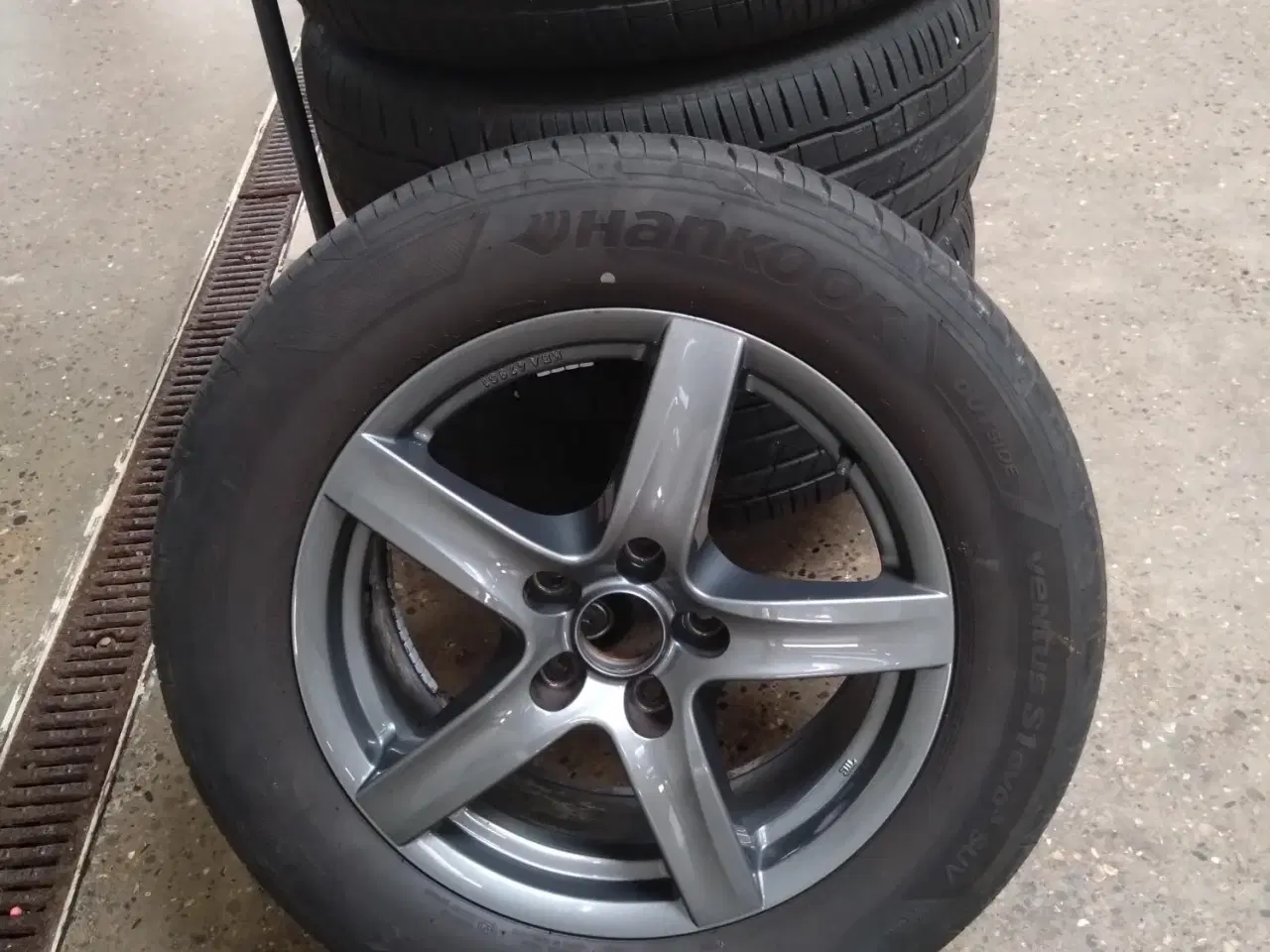 Billede 1 - 4X4 Sommerdæk m/fælge.