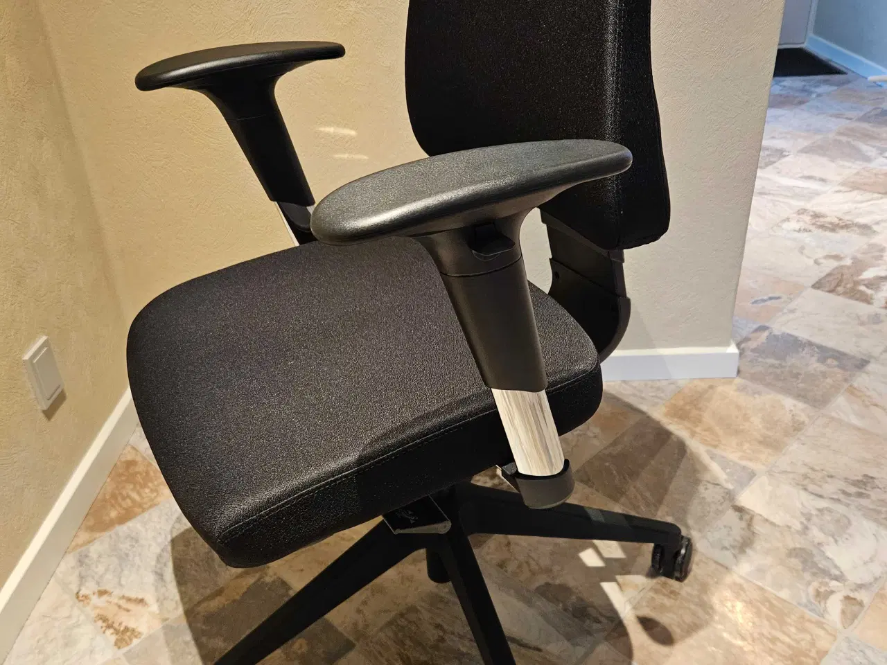 Billede 5 - Kontorstol Canadian Ergo Base m. armlæn