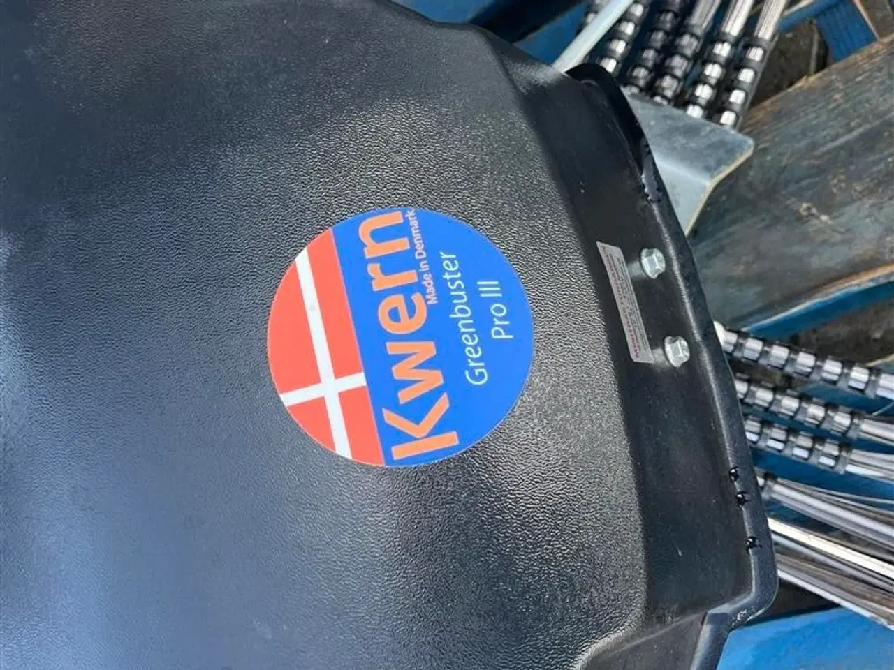 Billede 2 - - - - Kwern Ukrudts børste med benzin motor.