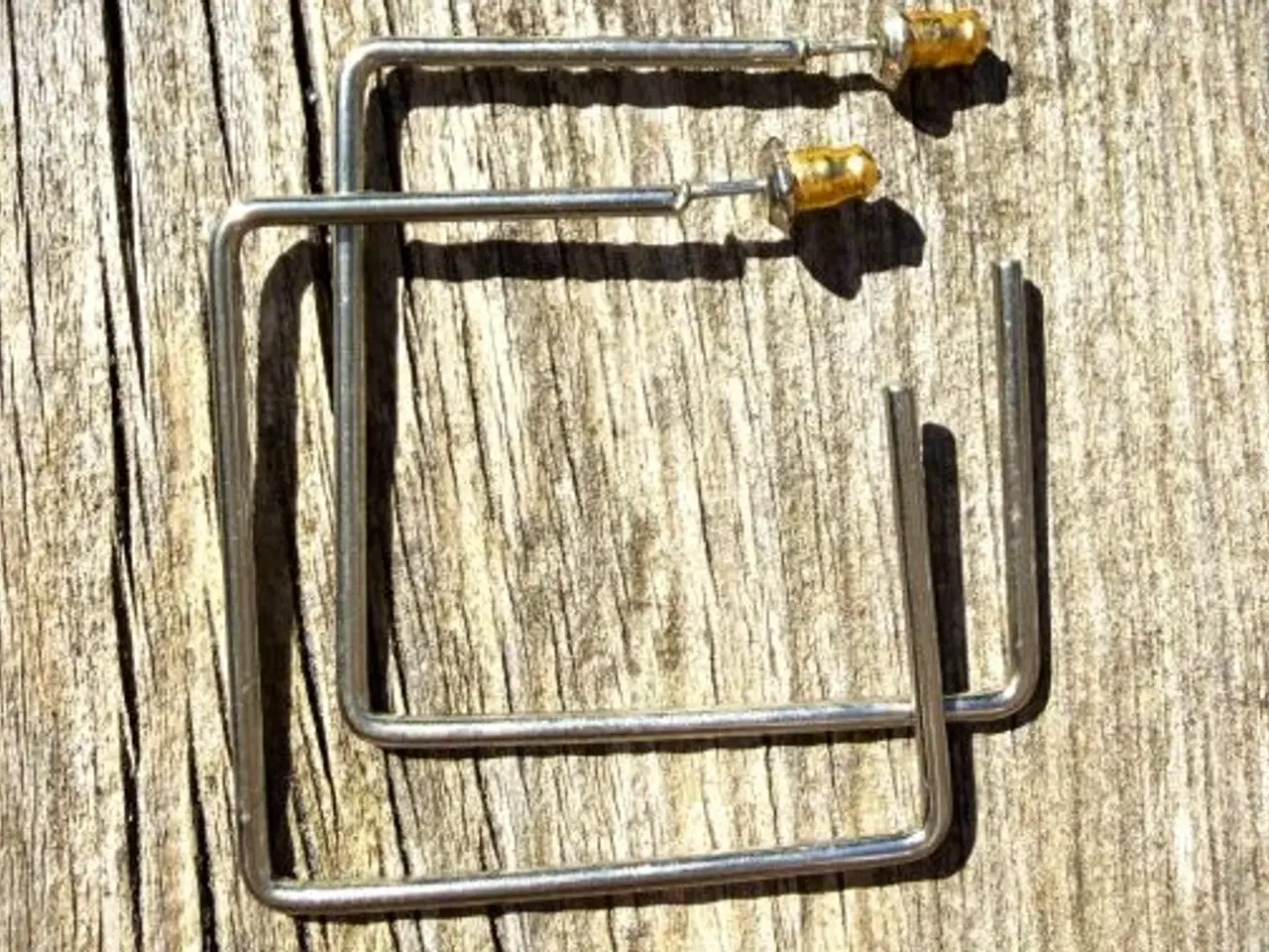 Billede 3 - Flotte, firkantede øreringen. Enkeltheden selv.