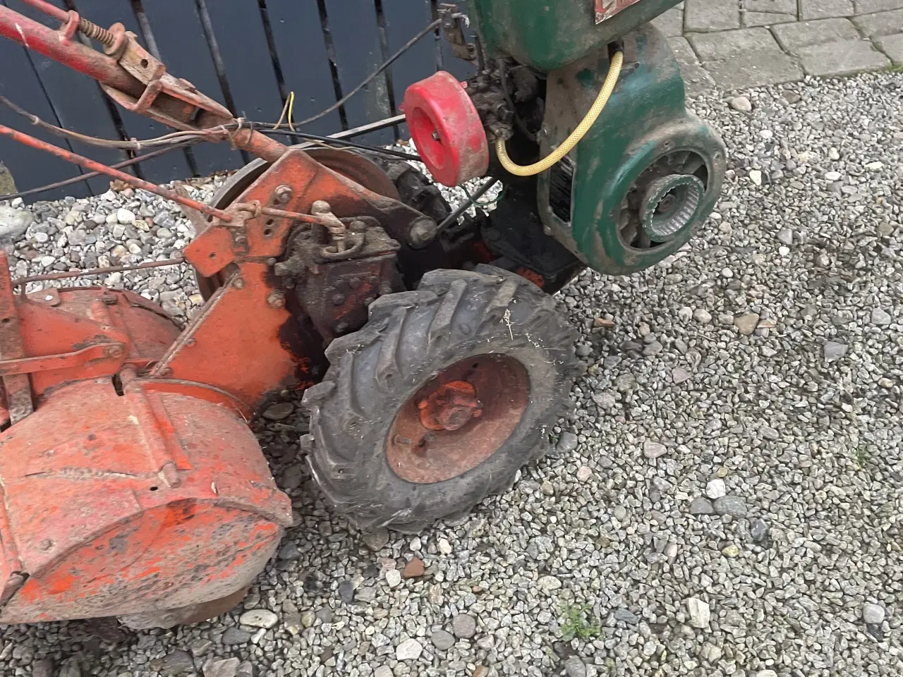 Billede 3 - Jeg sælger denne gode fræser,