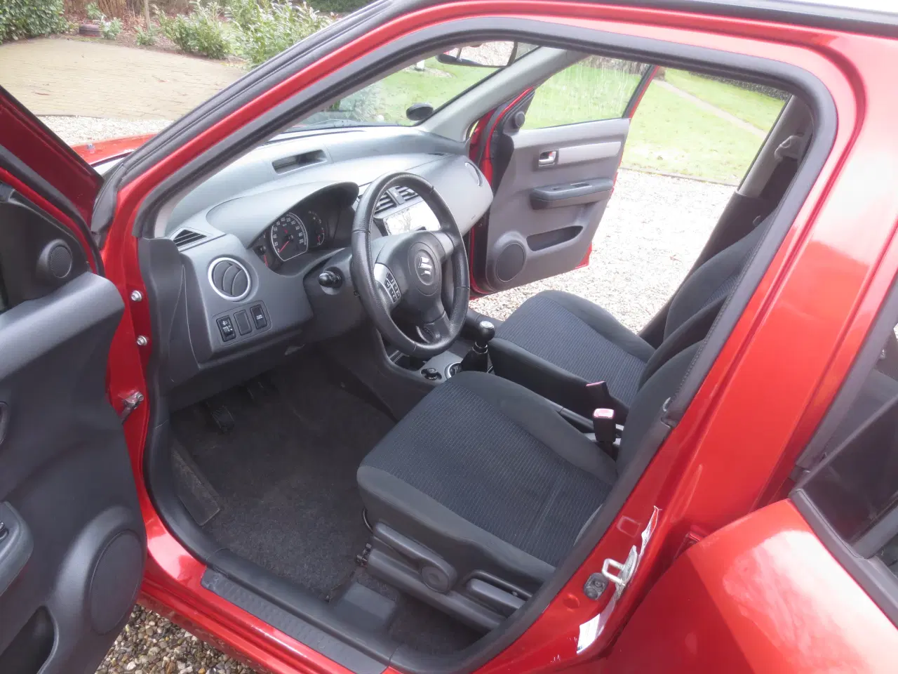 Billede 14 - Pæn Suzuki Swift 1.3 i Synet 2025. 