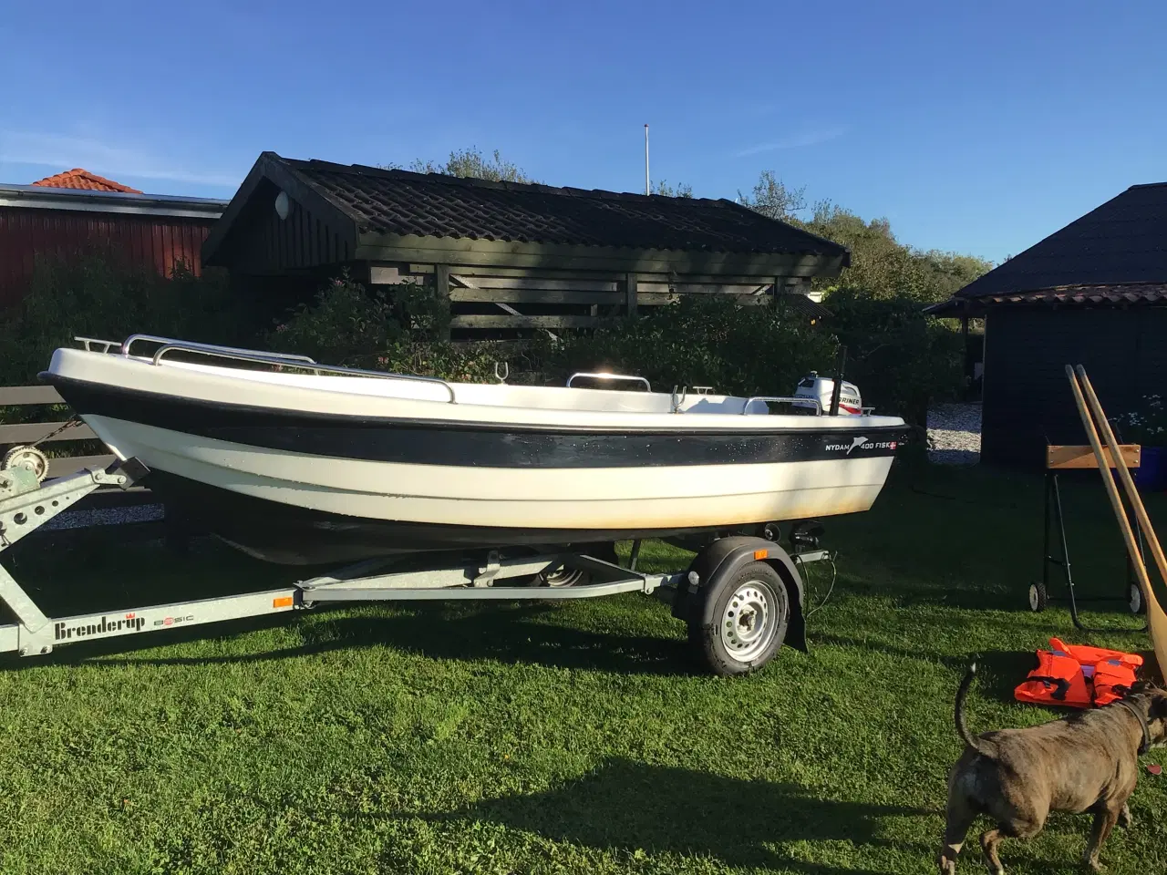 Billede 1 - 13 fod glasfiber jolle med motor & indreg. trailer