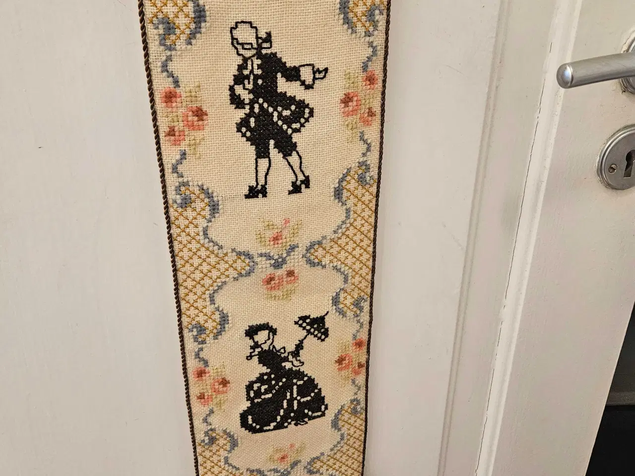 Billede 3 - Smukt vintage vægophæng broderet