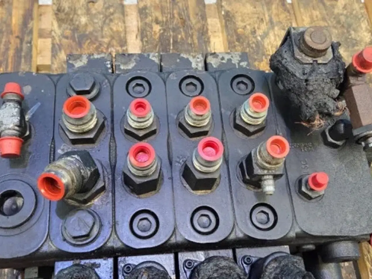Billede 15 - Bobcat  TL38.70X  Hydraulikventil  7357421