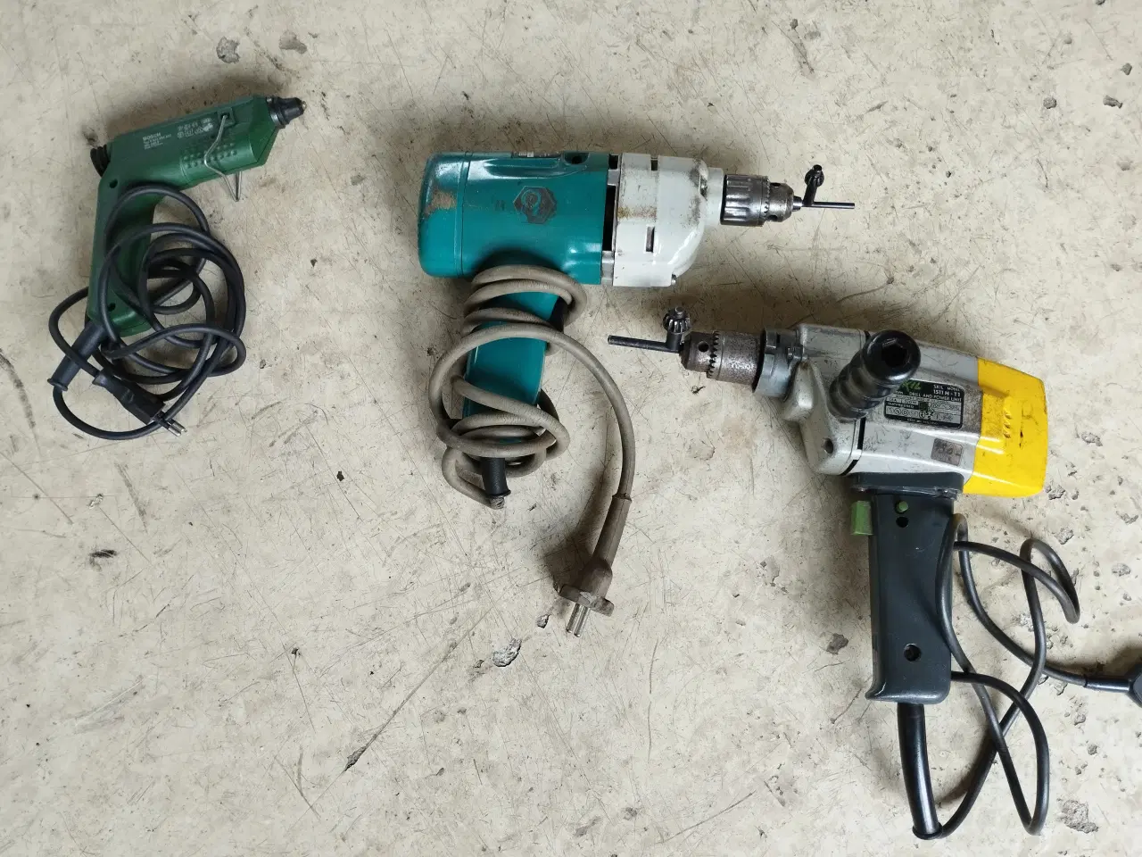 Billede 1 - 2 boremaskiner og limstift