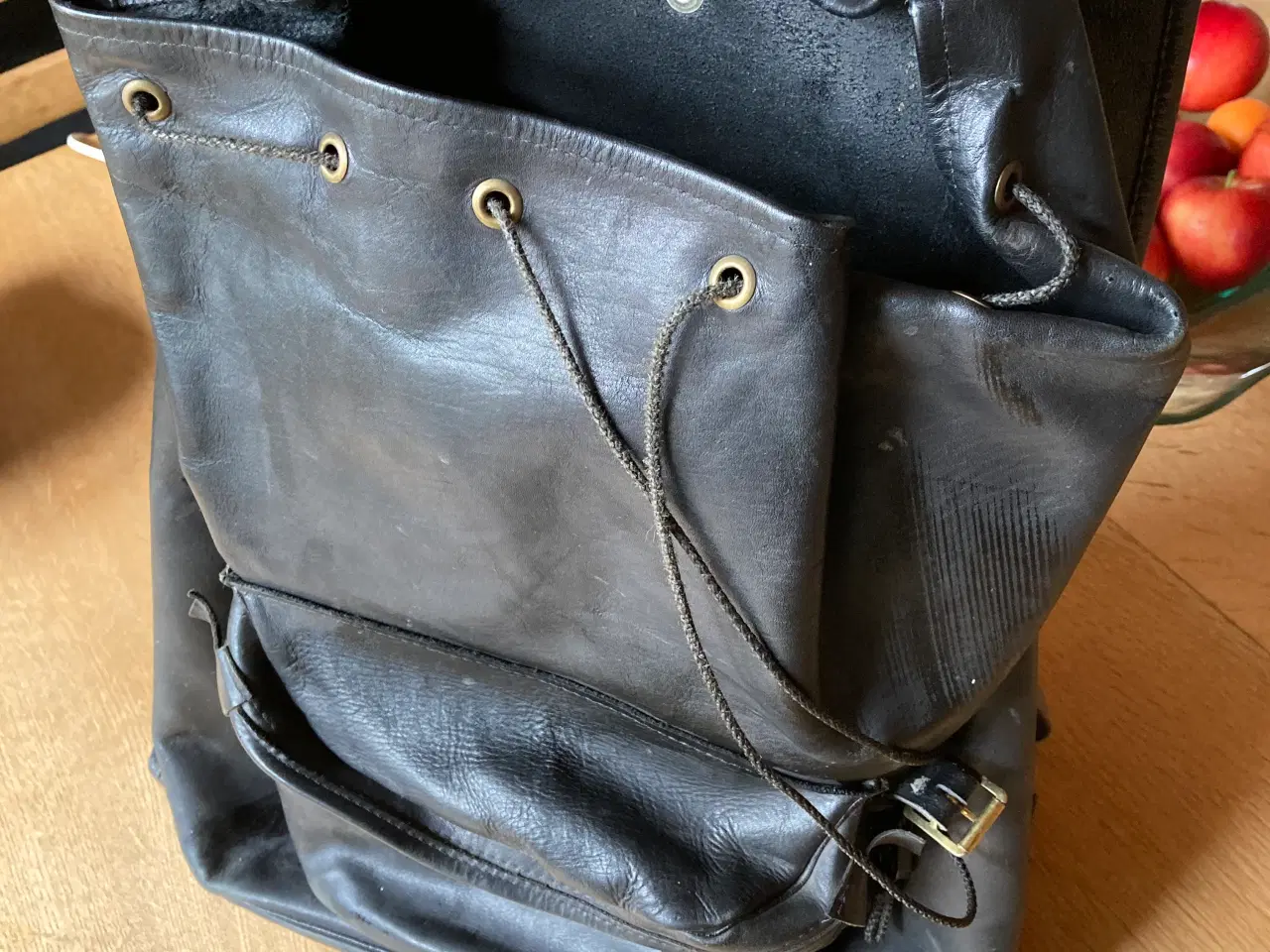 Billede 1 - Læder rygsæk med bøjle
