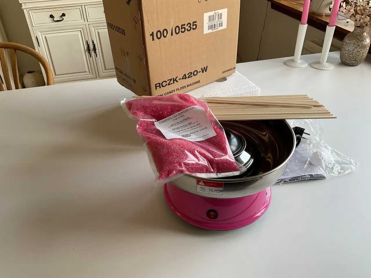 Billede 4 - Candyfloss-maskine Ny. 420-W + Sukker og pinde  Ny