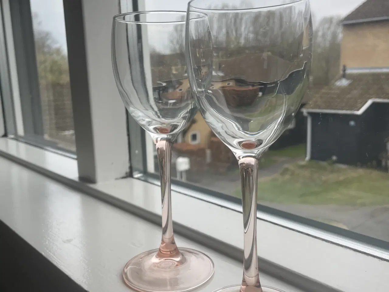 Billede 1 - 12 franske Luminarc hvidvinsglas i rosa