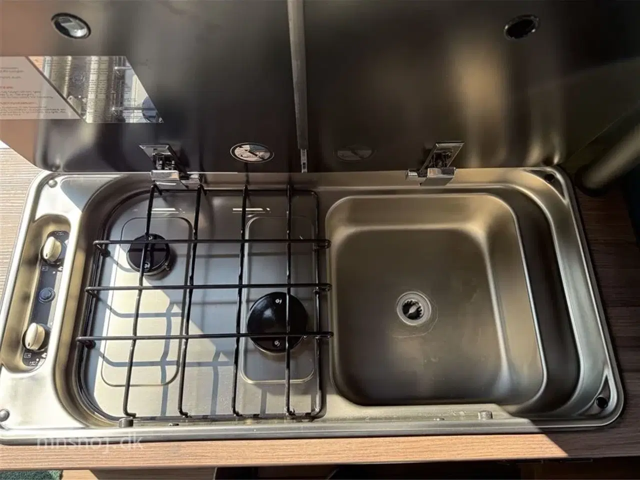 Billede 15 - 2025 - Eriba Car 600 Indium Grey Aut   Den Eksklusive Campervan Fra Eriba Car kan ses hos Hinshøj Caravan