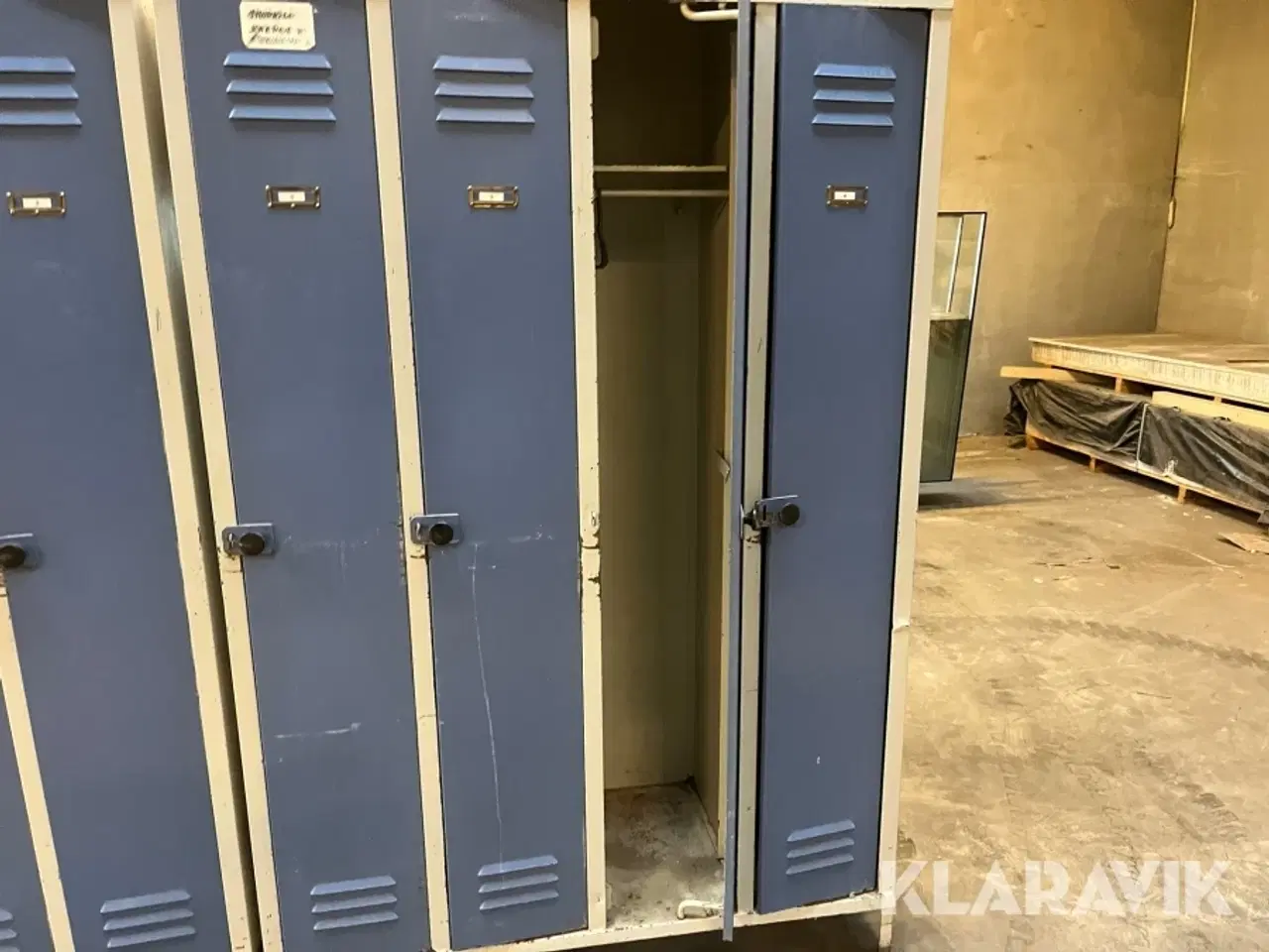 Billede 5 - Metal garderobeskabe 3 styk