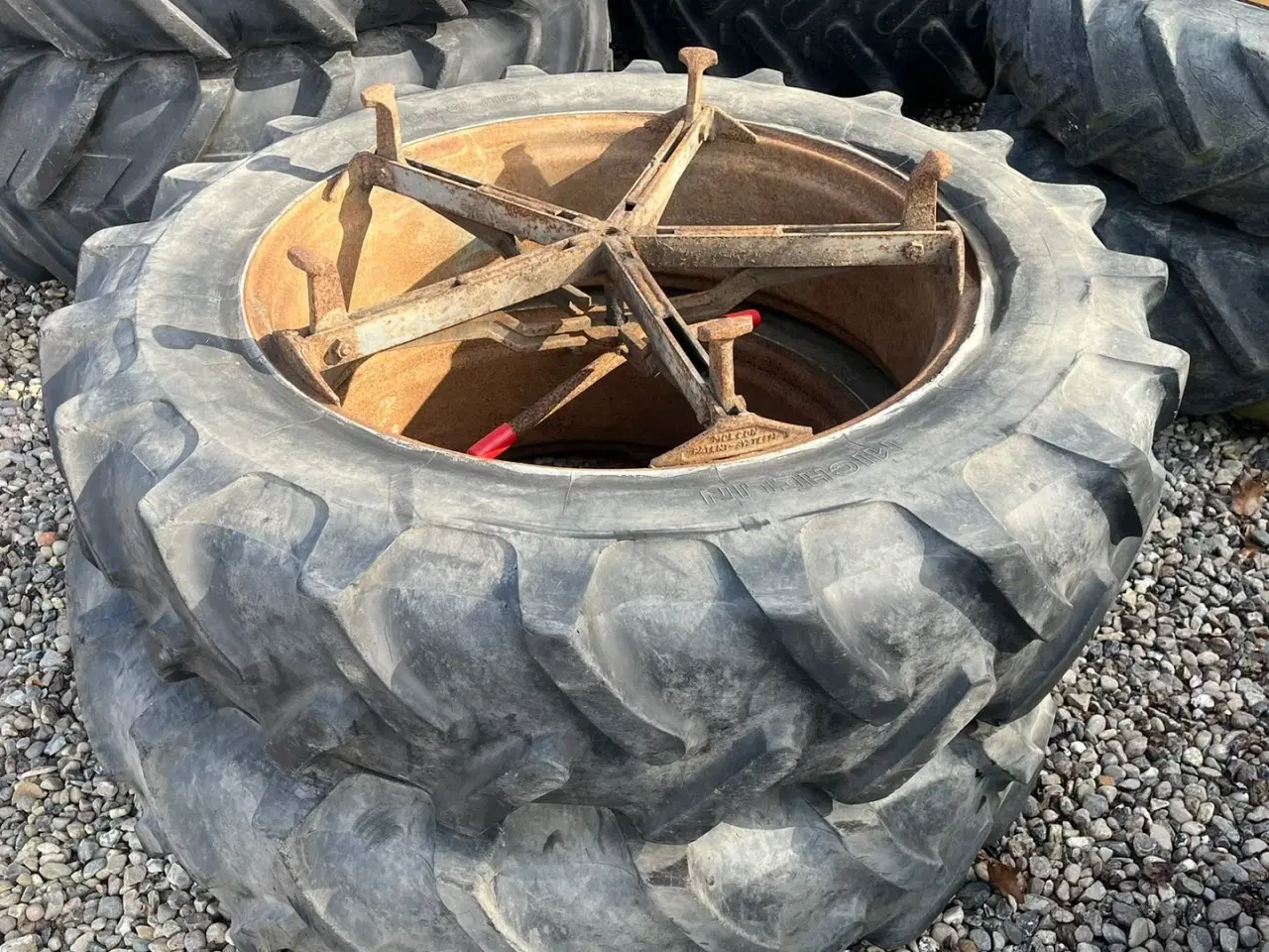 Billede 1 - Michelin 14.9 R38 5 arme med bredeklør