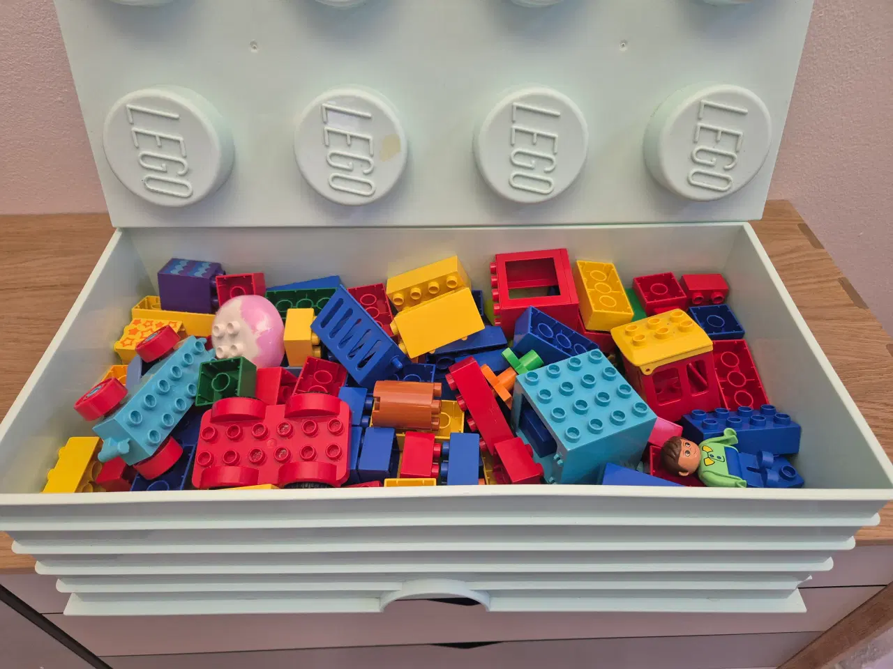 Billede 2 - Begge kasser 400.- Duplo Kasser med blandet duplo