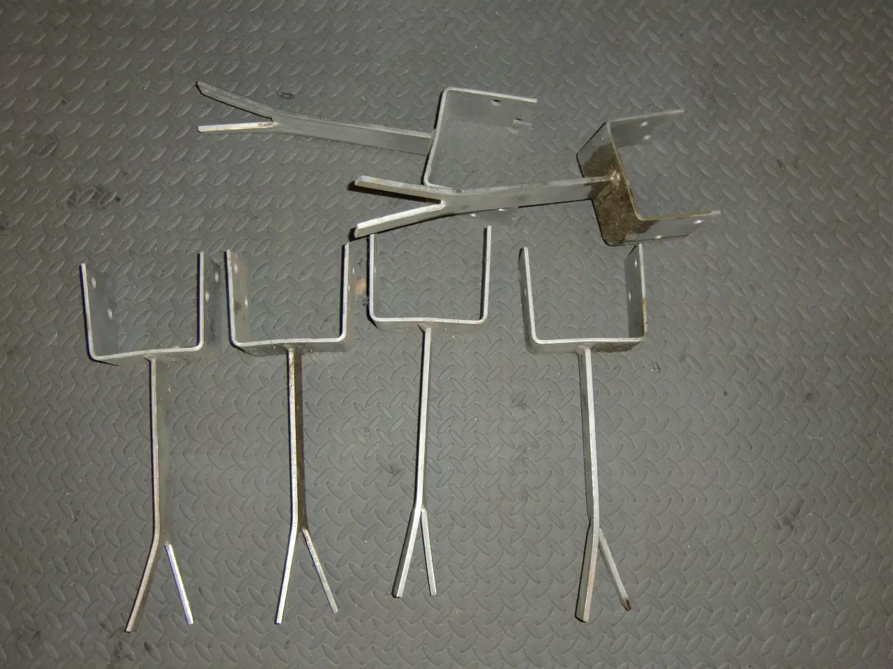 Billede 1 - Stoplesko - stolpe bæringer til nedstøbning - A4