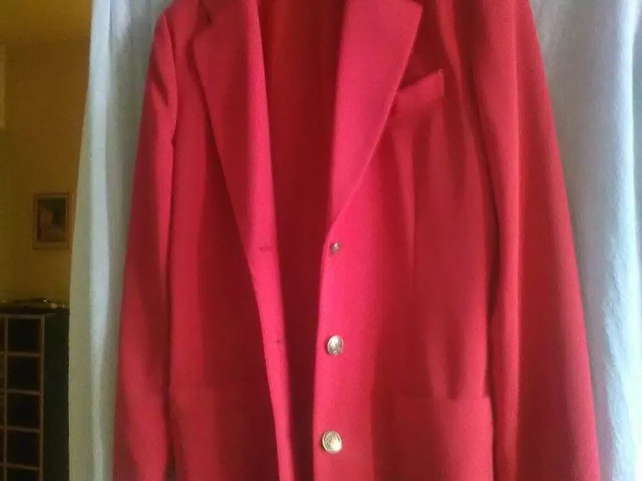 Billede 1 - me blazer jakke , med gyldne knapper/Medium-38/40