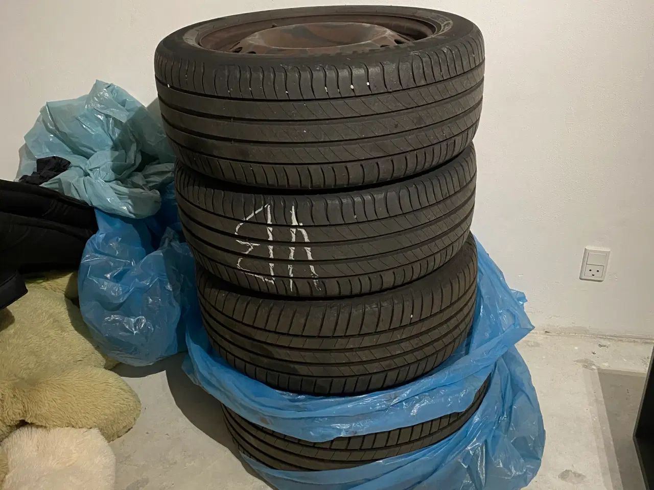 Billede 1 - Sommerdæk på stålfælge 