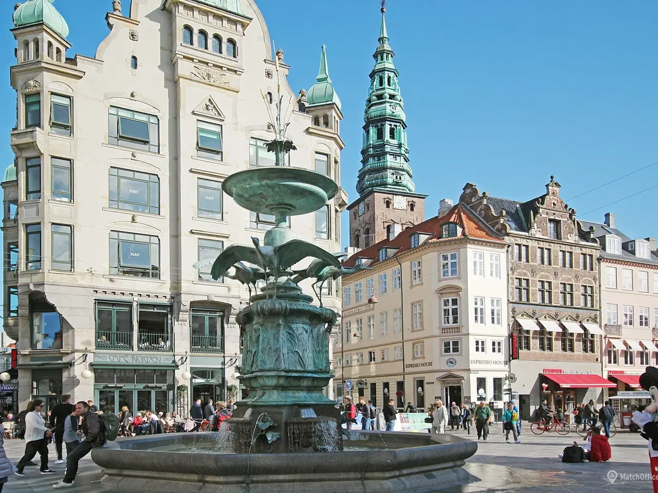 Billede 1 - "Iværksætter-lejemål" i charmerende og fredet ejendom ved Storkespringvandet med "egen" café i ejendommen