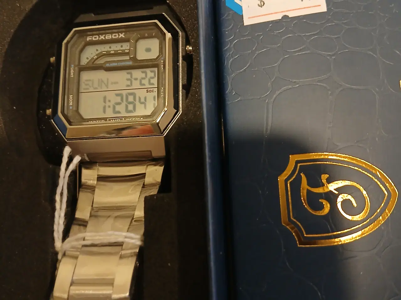 Billede 1 - Foxbox flot digitalt sølvfarvet armbånds ur (B11)