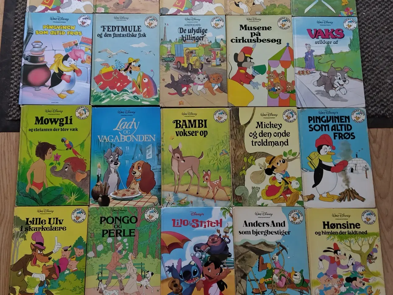 Billede 1 - 32 Bøger fra Disneys Bogklub