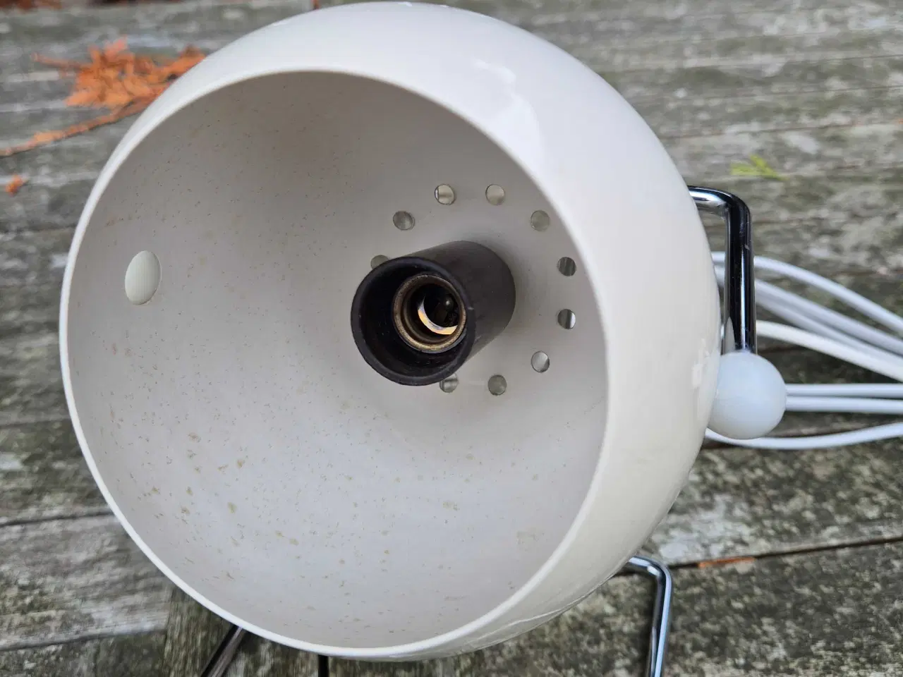 Billede 5 - Herlig bordlampe med hvid kugleskærm