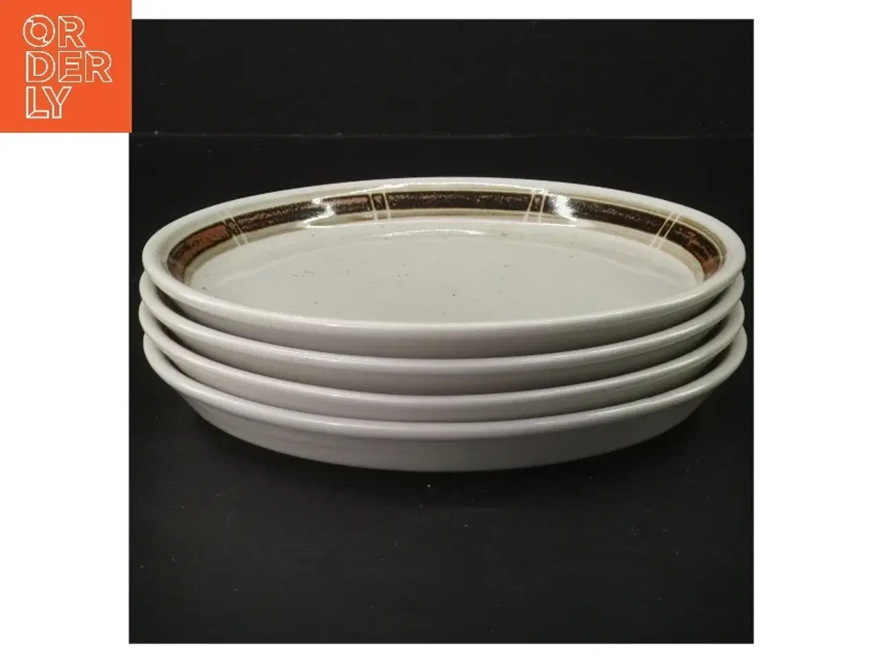 Billede 1 - Tallerkener med kantmønster, 4 stk fra Desiree (str. 4 styk, ø 18 cm)