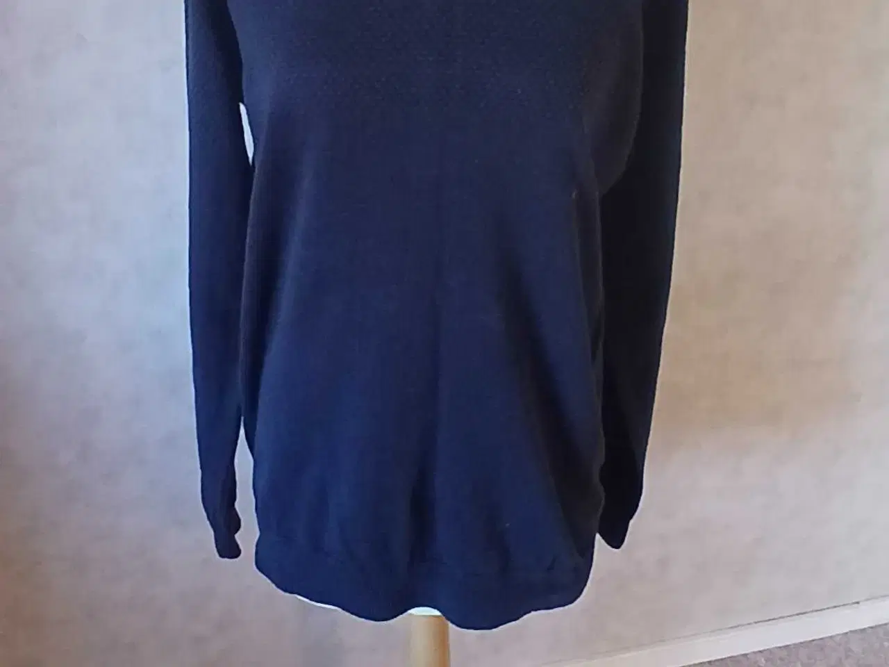 Billede 6 - Mørkeblå SUIT trøje, str XL