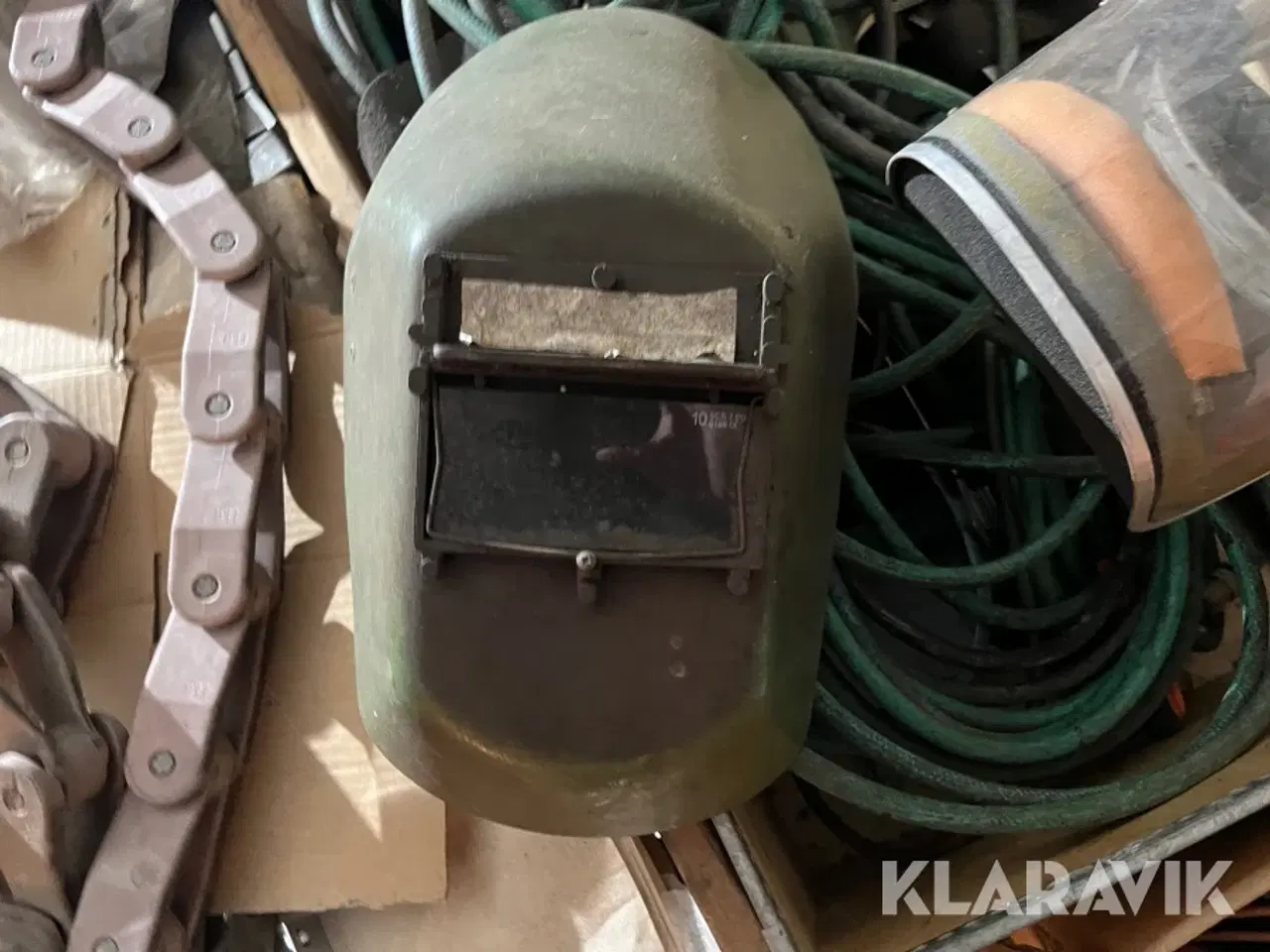 Billede 6 - Blandet lot - Plastikkæde, svejsemasker og hyldeknægte