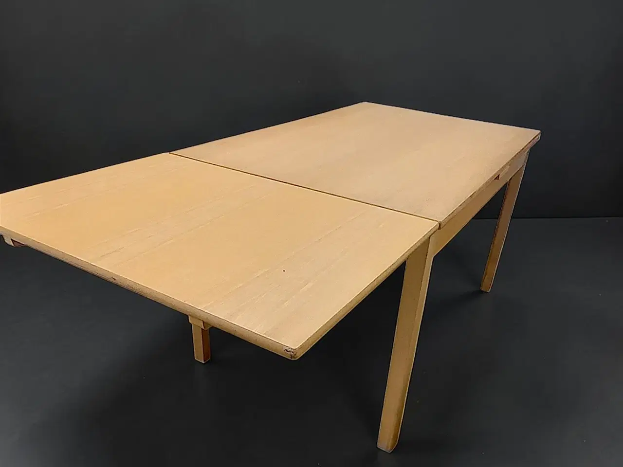 Billede 1 - Spisebord i bøg med hollandsk udtræk 120/227 cm