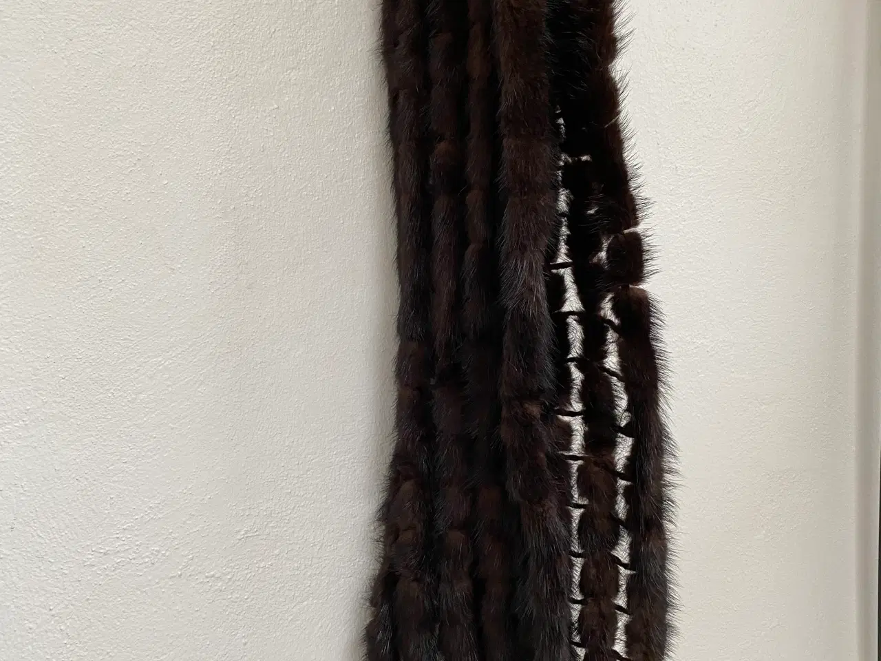 Billede 4 - Brunt Minkhalstørklæde fra Natures Collection