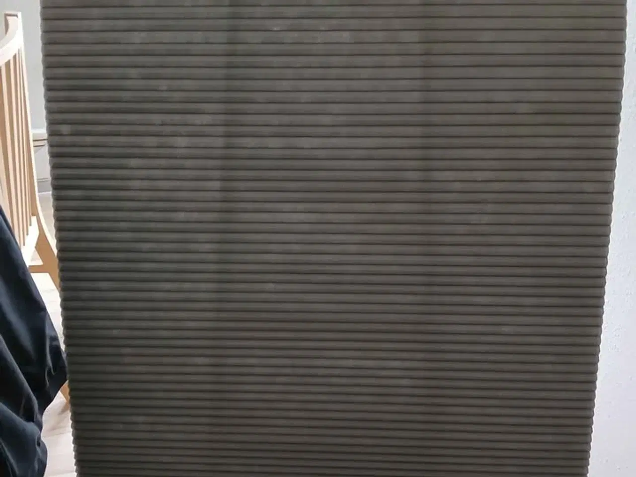Billede 1 - Plissegardiner 3 stk 75 kr for dem alle.
