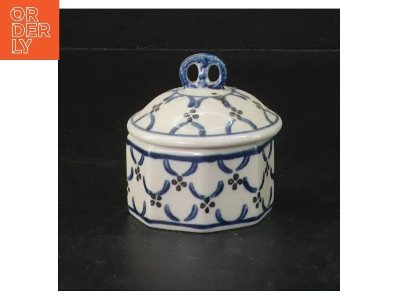 Billede 2 - Porcelænsbeholder med låg (str. Ø 7 cm)