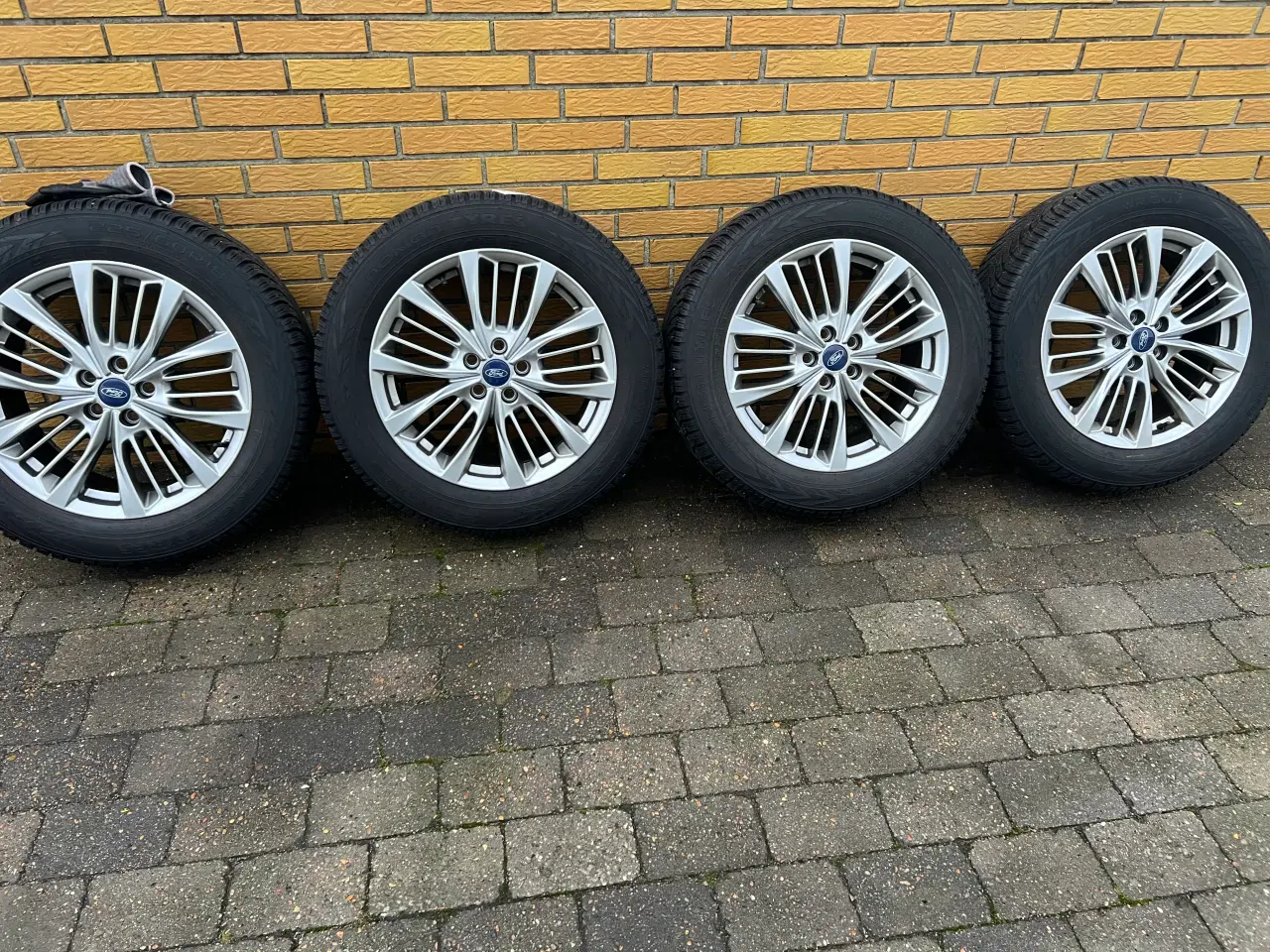 Billede 2 - 18" org. Ford Kuga/Mach-E vinterhjul