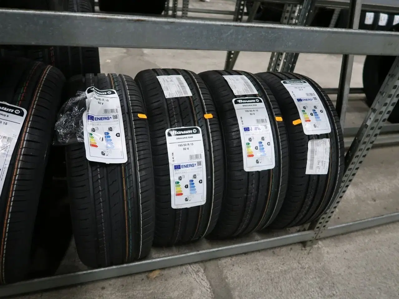 Billede 1 - 4 stk. dæk BARUM 195/50R15 82V