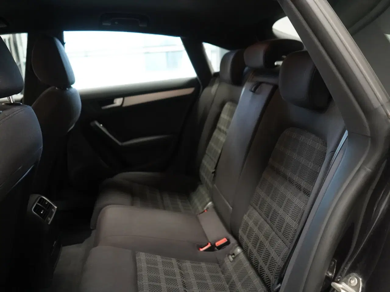 Billede 10 - 177 HK – Lav km, flot stand, masser af udstyr!