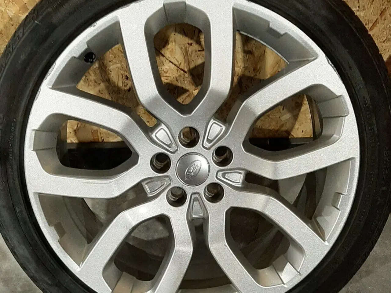 Billede 2 - Helårsdæk Continental Range Rover 275/40 R22