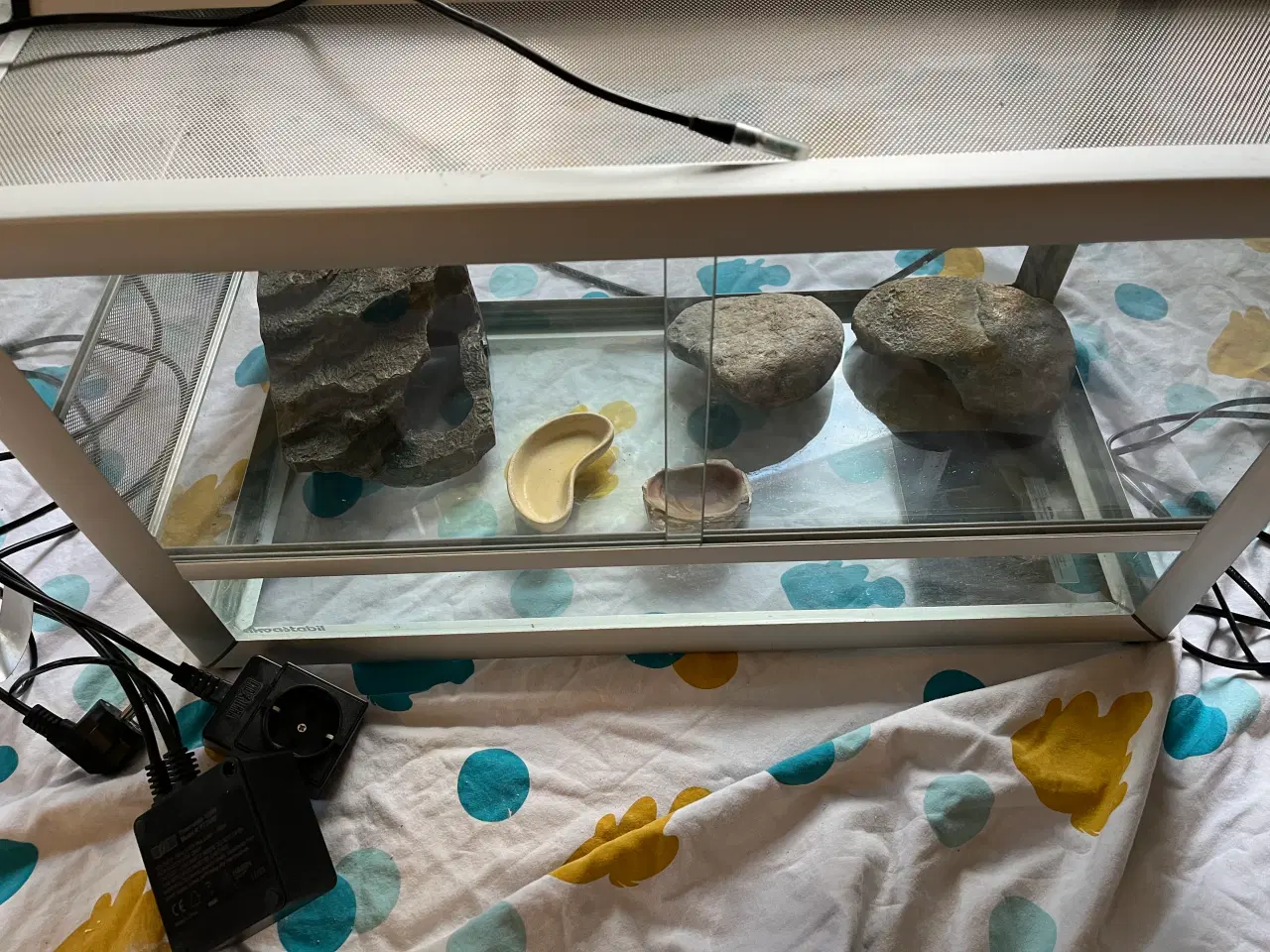 Billede 2 - Terrarium 60x35x30 inkl tilbehør på billede 