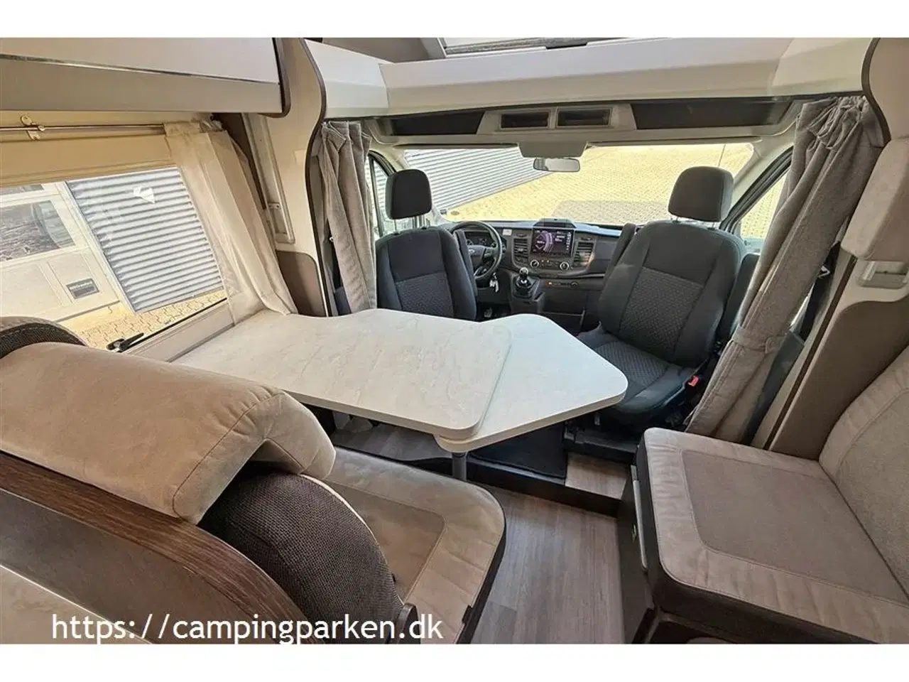 Billede 4 - 2021 - Benimar Super fin og velholdt autocamper med dobbeltseng og 5 selepladser