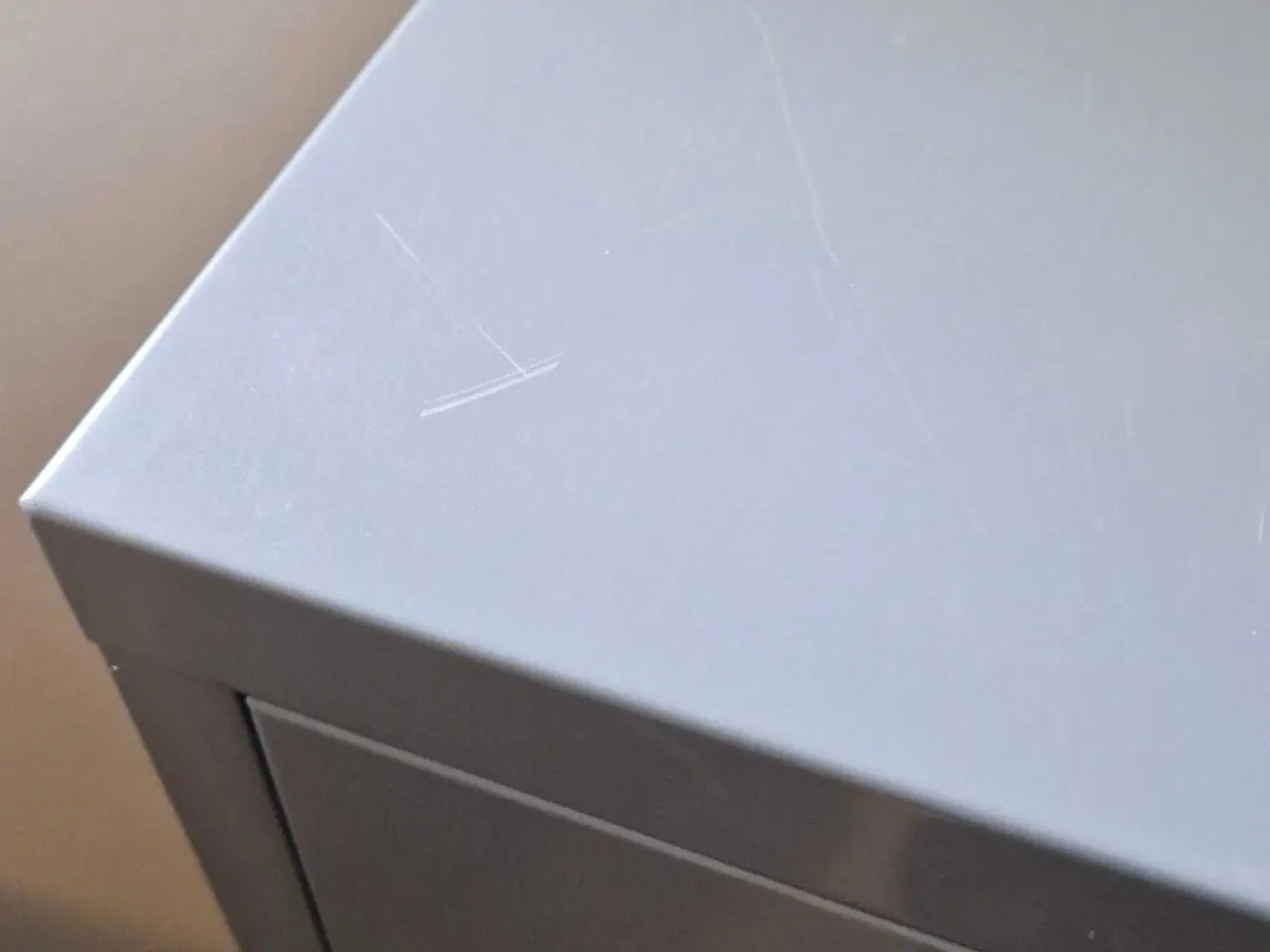 Billede 2 - Metalskab grå ikea