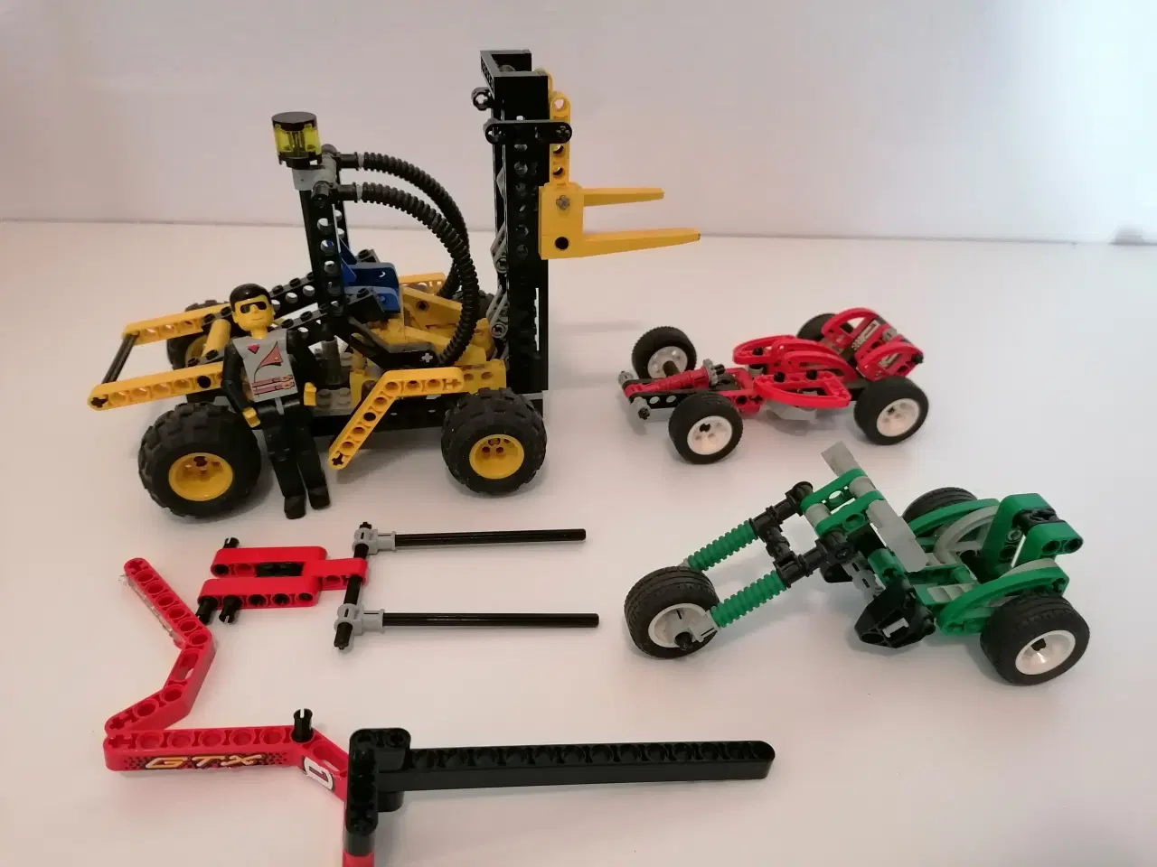 Billede 1 - Lego Technic	Køretøjer, Sælges som vist 