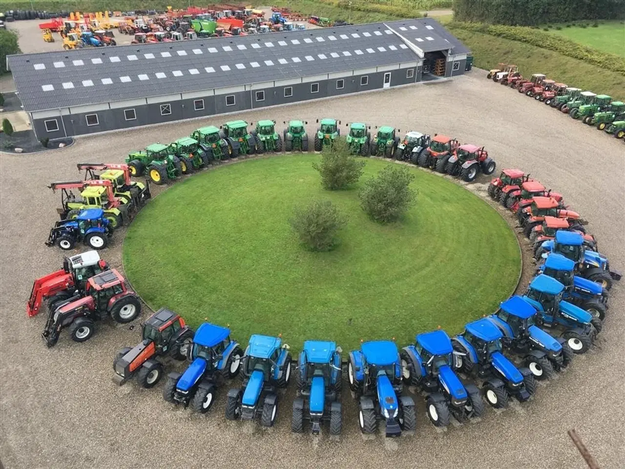 Billede 24 - Solis 50 Fabriksny traktor med 2 års garanti, lukket kabine med klima anlæg, og fuldhydraulisk frontlæsser på