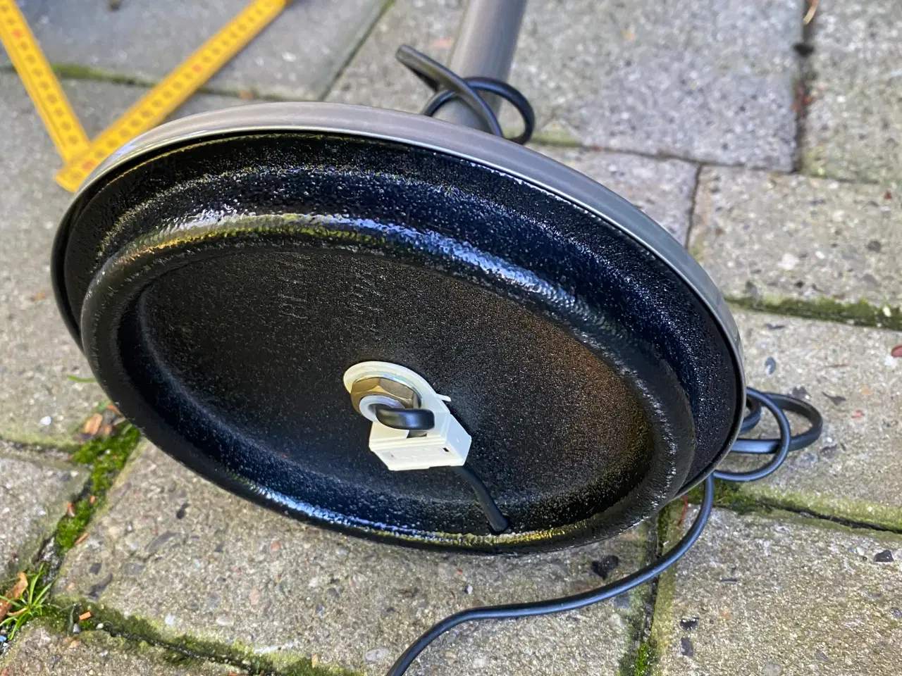 Billede 5 - Lamper en med lys og en med sort skærm