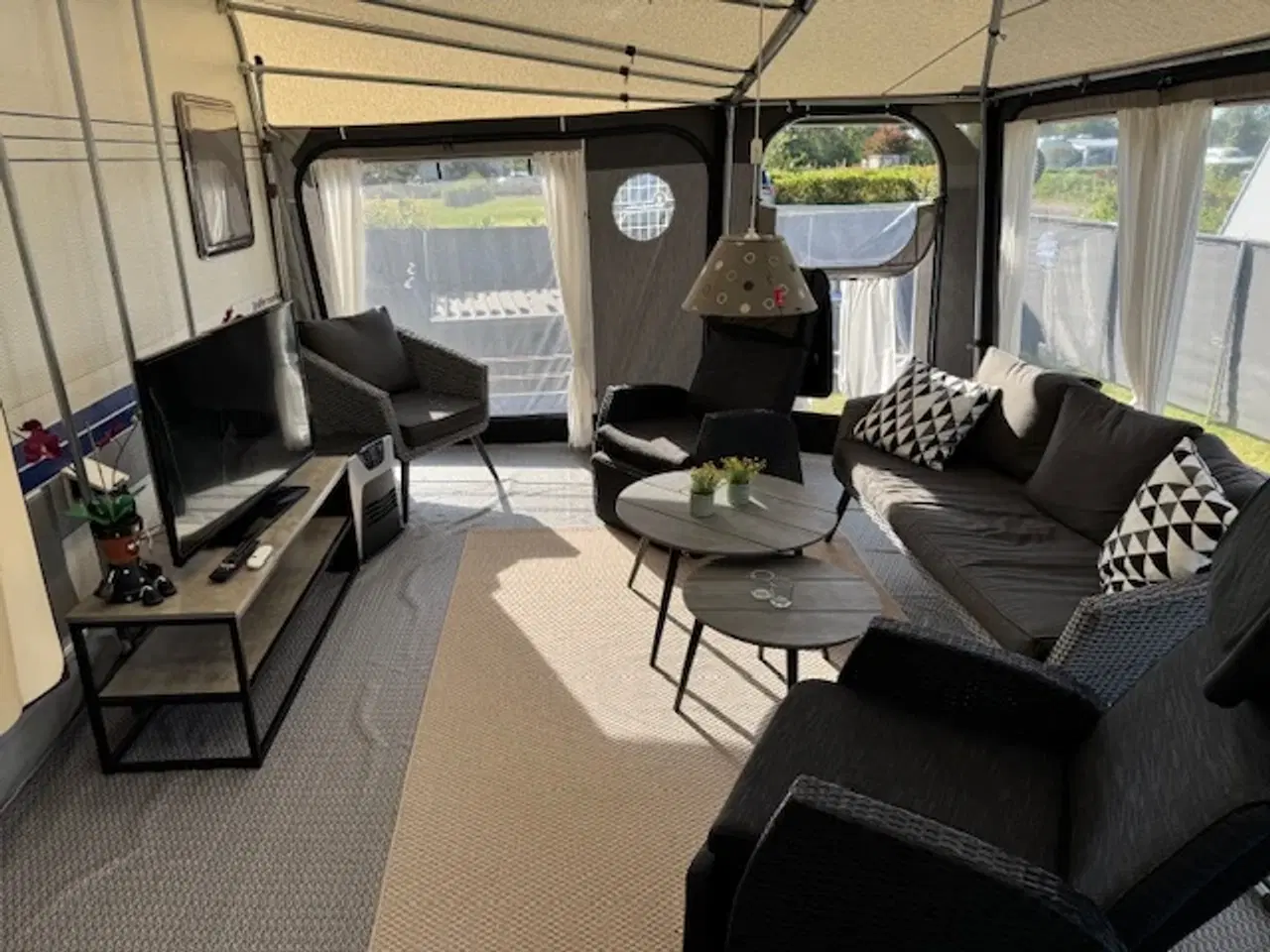 Billede 11 - Campingvogn med nyt fortelt