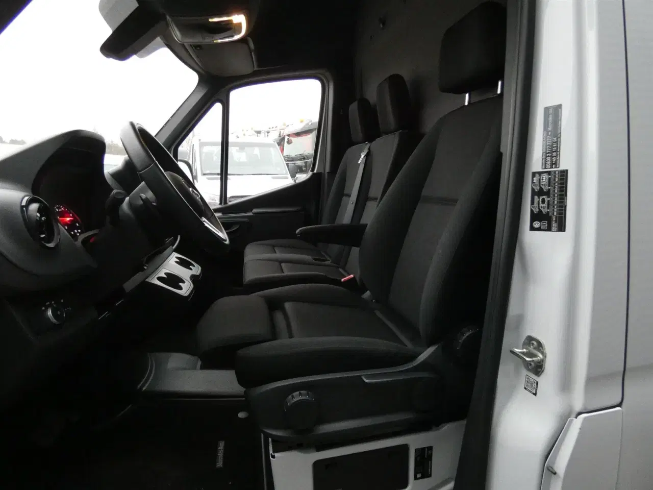 Billede 9 - Mercedes-Benz Sprinter 317 2,0 CDI A2 H2 RWD 9G-Tronic 170HK Van Aut.