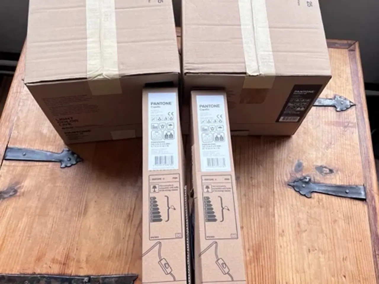 Billede 11 - 2x Pantone Capella bord lampe + 3x Mintaka 25 skær
