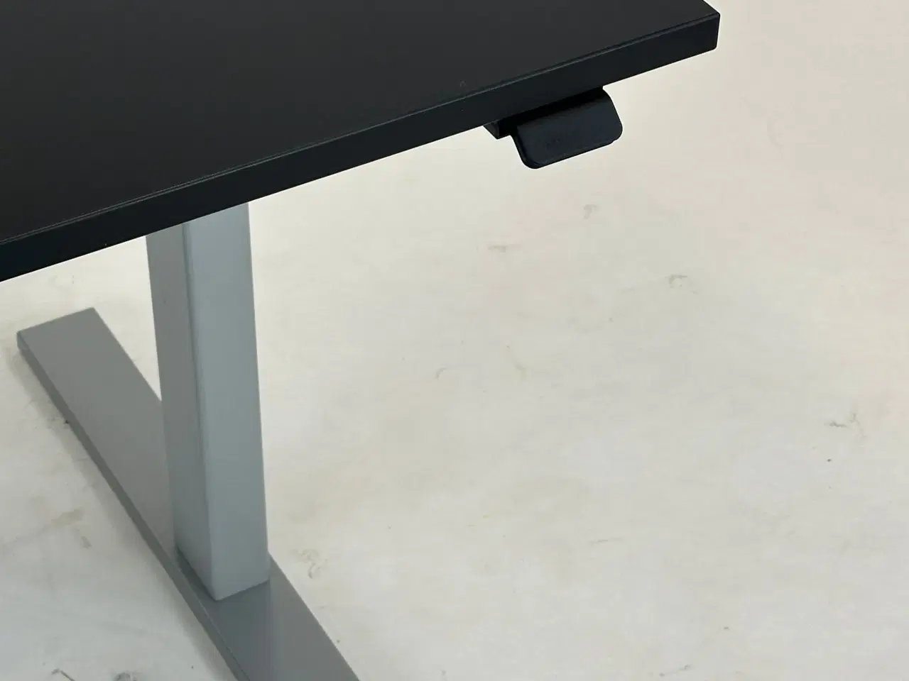 Billede 3 - Hæve/Sænkebord 140x80 - Linak